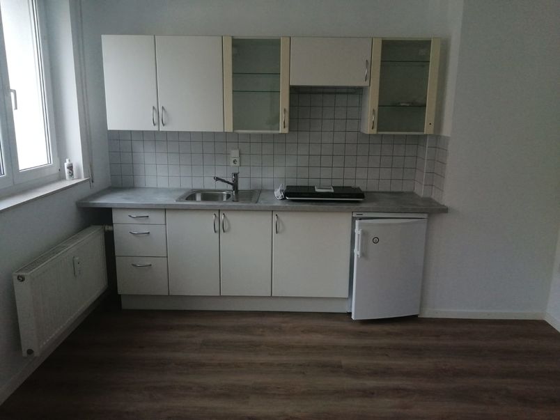 Wohnraum + EBK